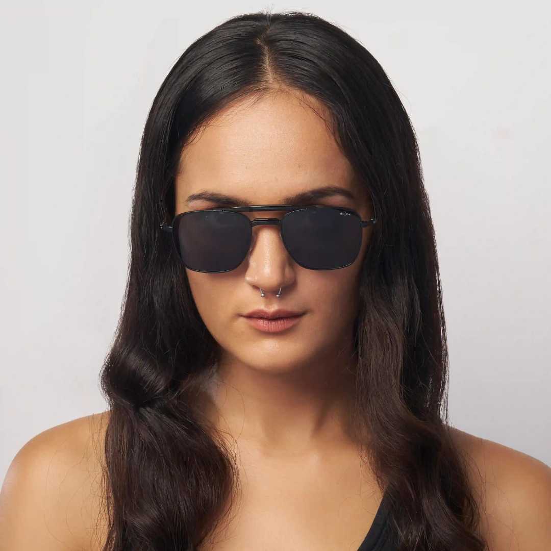 MOONX LEO – UV400 Double‑Bridge Compact Metal Sunglasses (Unisex)