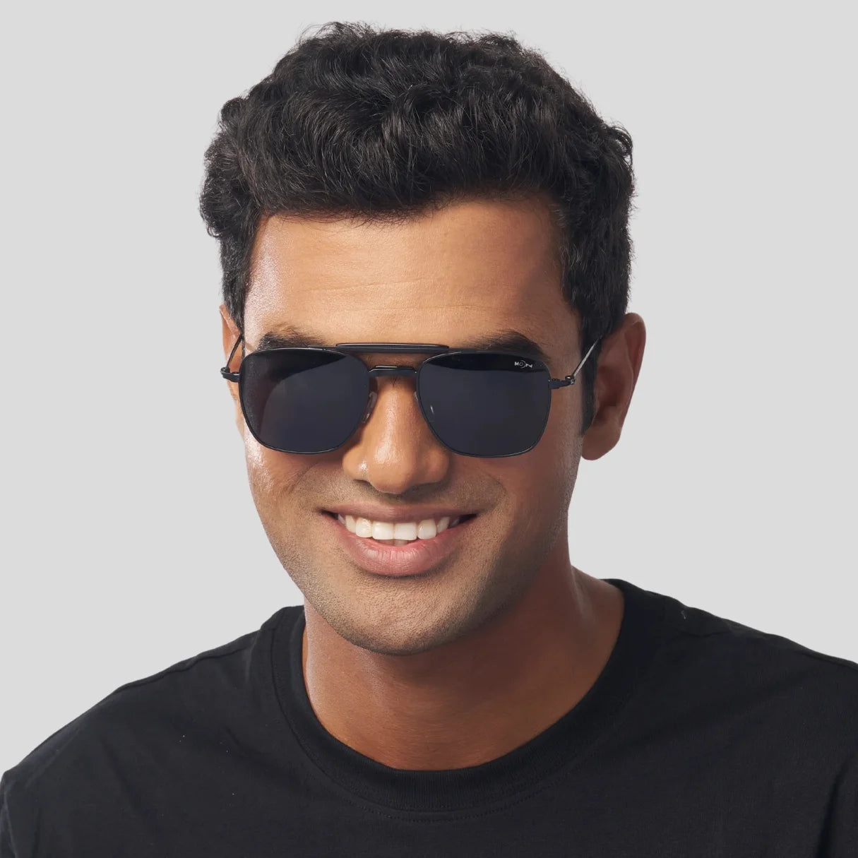MOONX LEO – UV400 Double‑Bridge Compact Metal Sunglasses (Unisex)
