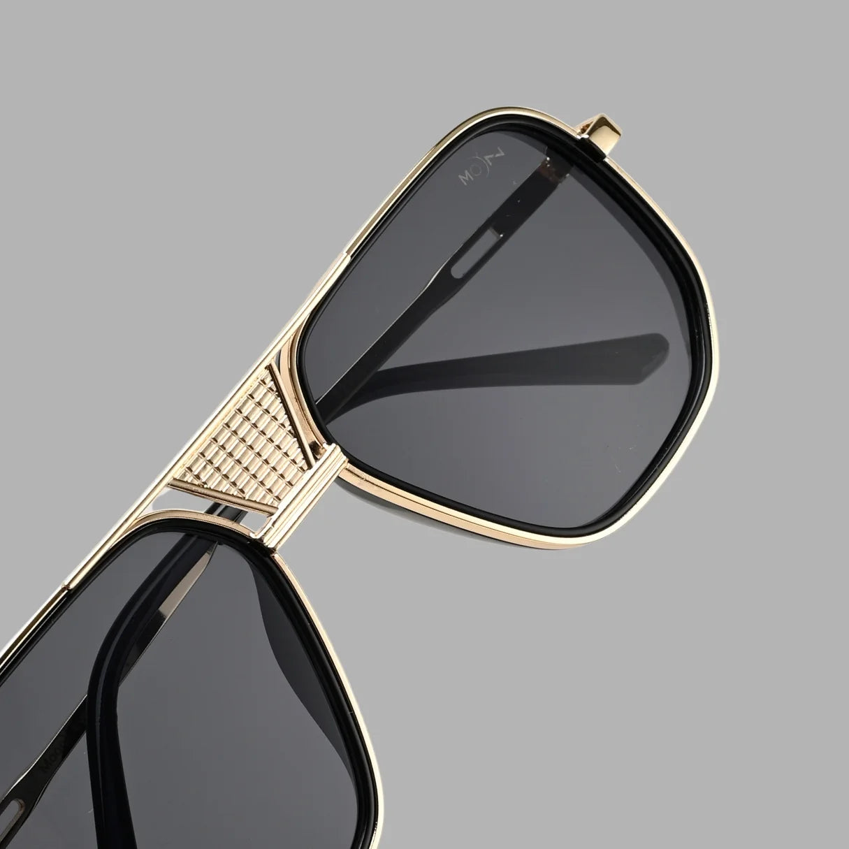 MOONX REAL NOVA S2 – UV400 Aviator Metal Frame Sunglasses (Unisex)